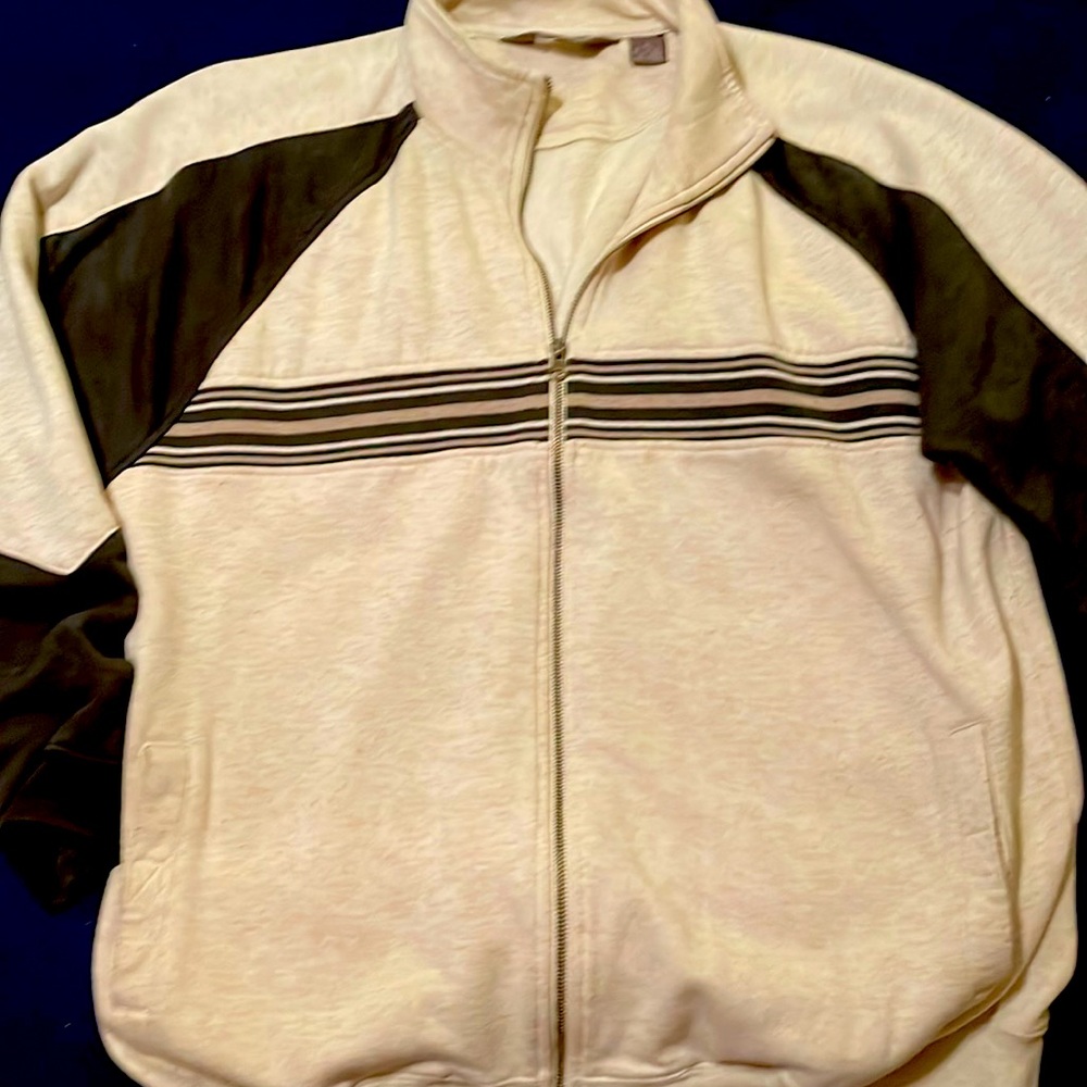 Zip up jacket XL